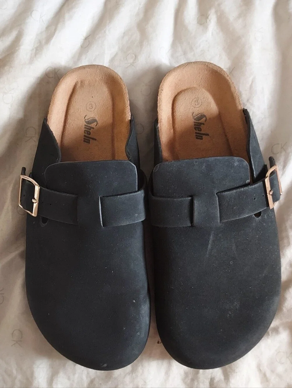 Girl's Size 3 Yoki GILA-102 Faux Suede Slip On ClogsBlack Slip-On Buckle Clogs